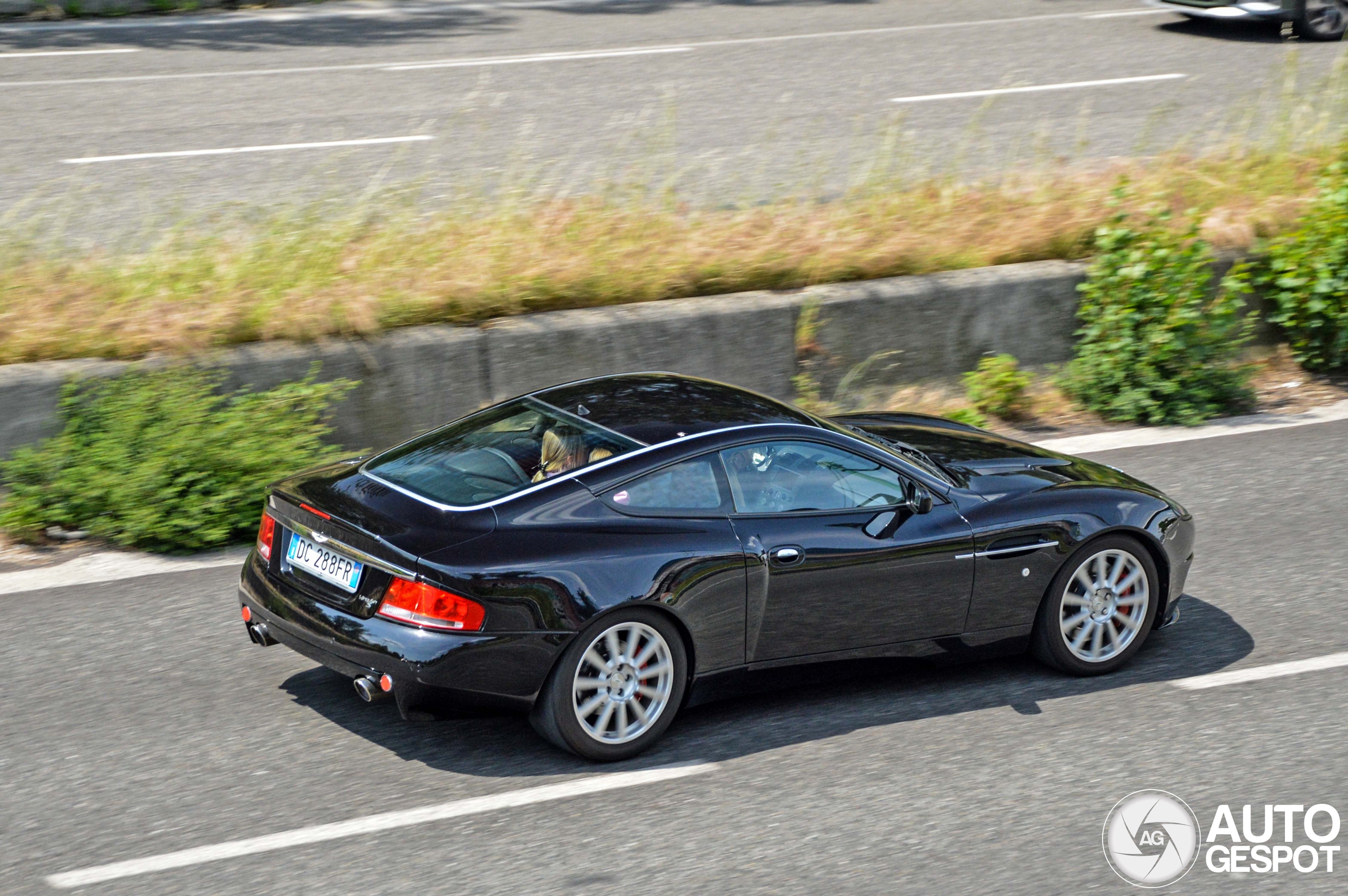 Aston Martin Vanquish S