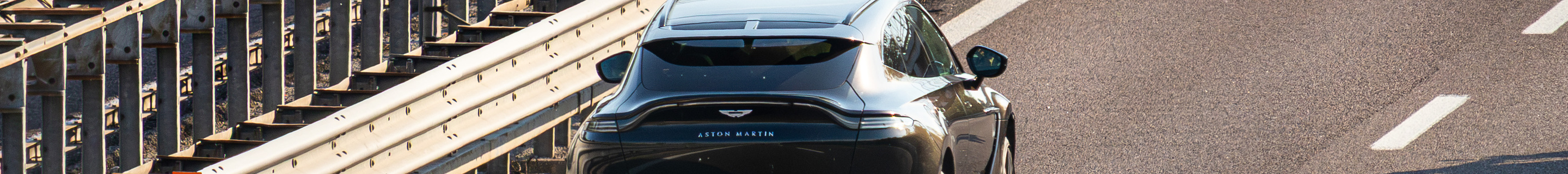 Aston Martin DBX