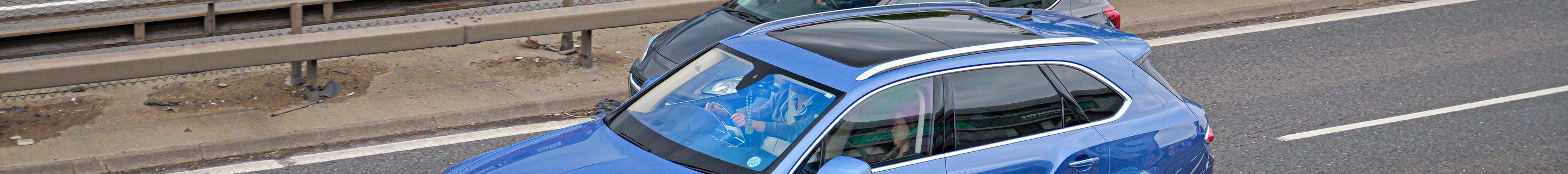 Bentley Bentayga Azure