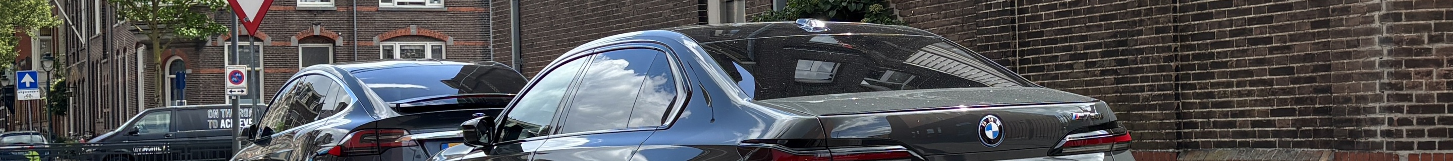 BMW M760e xDrive