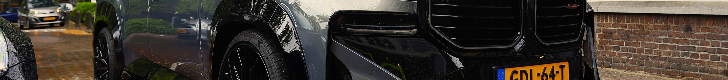 BMW XM G09 Label Red Renegade Design