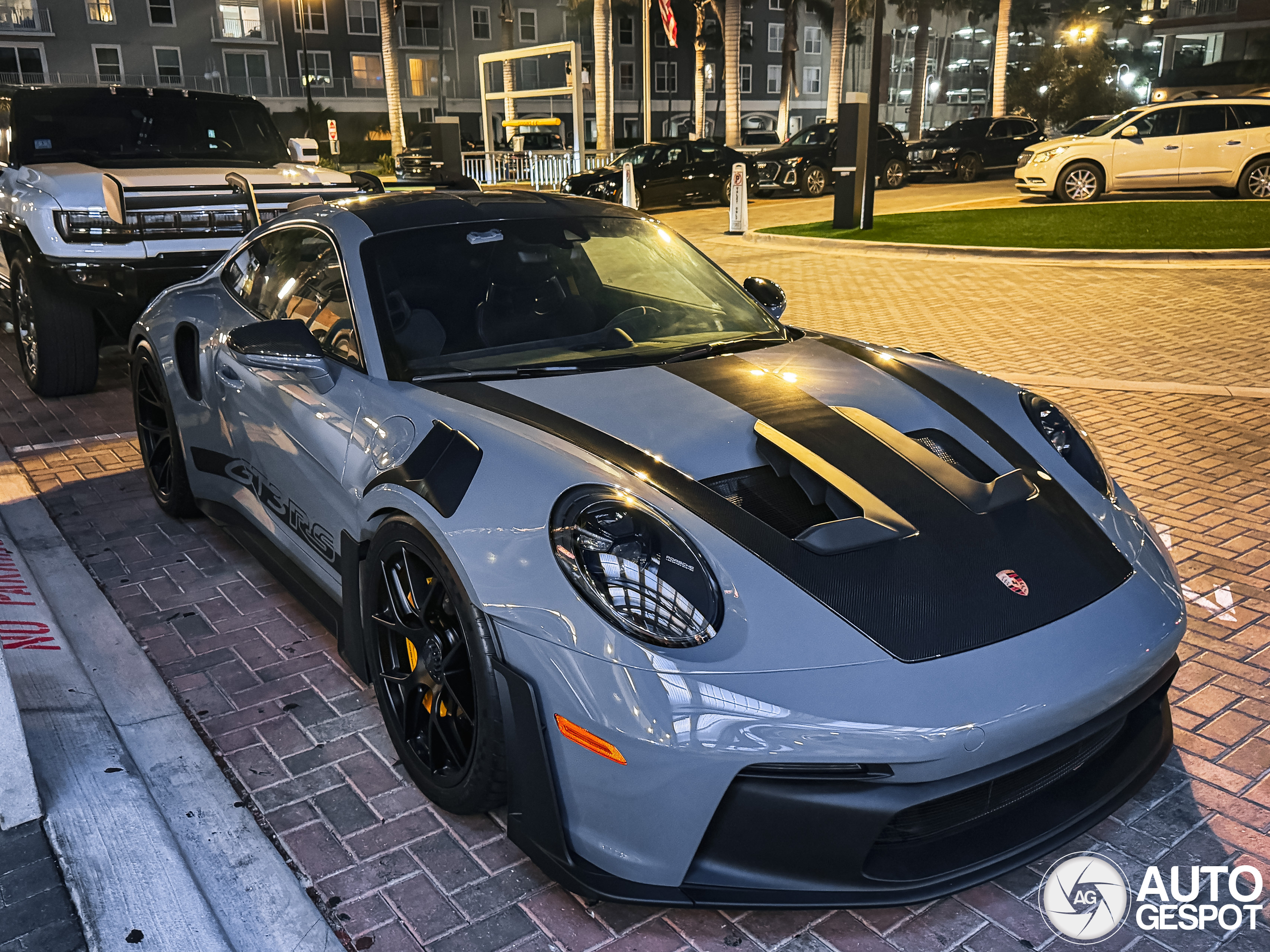 Porsche 992 GT3 RS Weissach Package