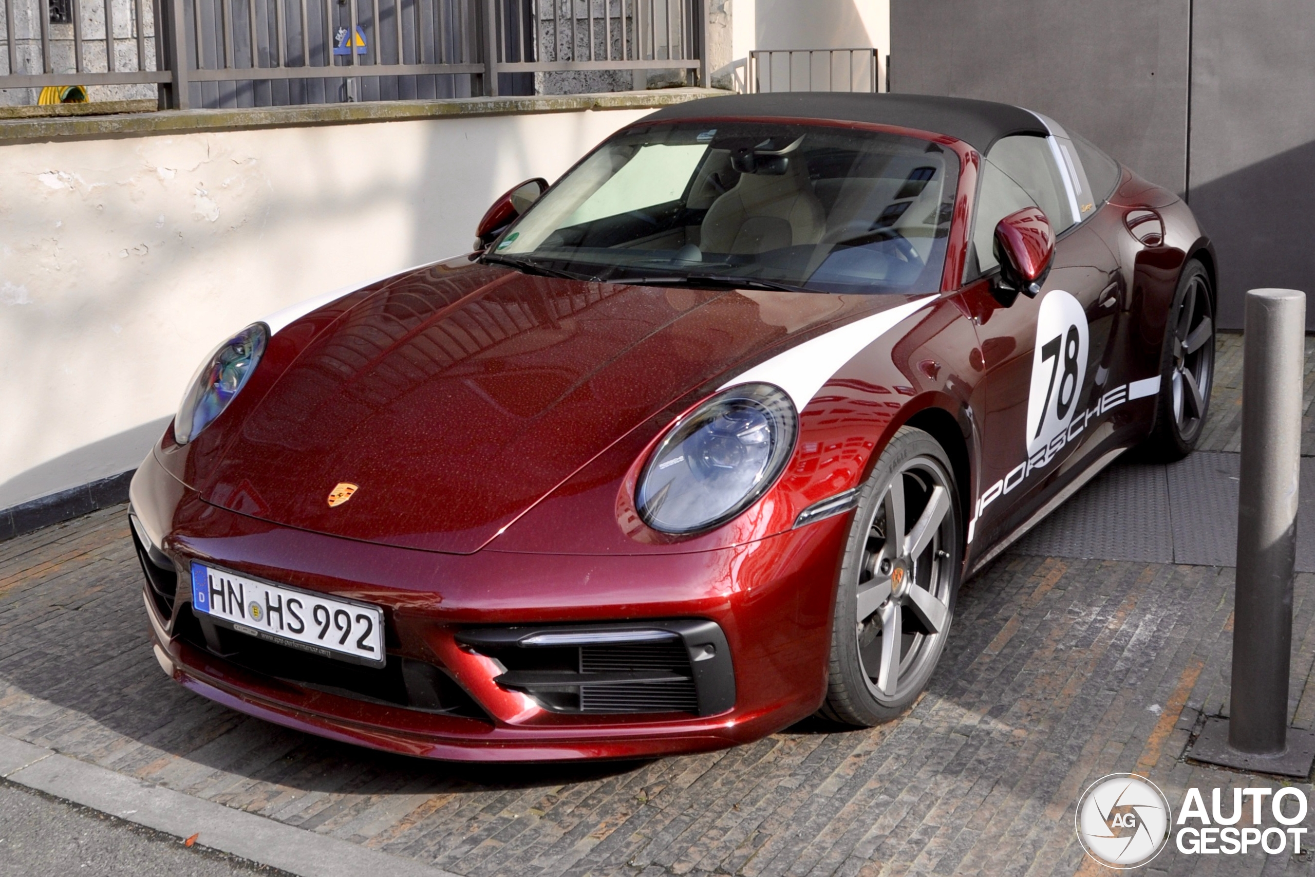 Porsche 992 Targa 4S Heritage Design Edition