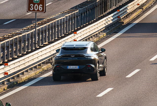 Aston Martin DBX