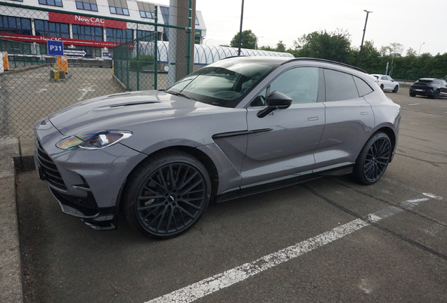Aston Martin DBX707