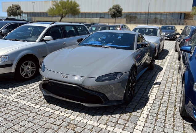 Aston Martin V8 Vantage 2018