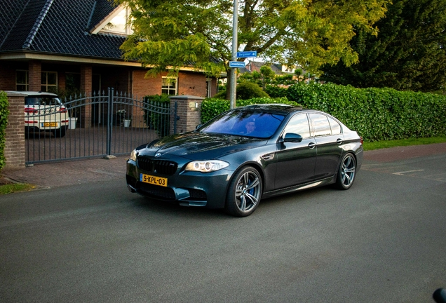 BMW M5 F10 2011