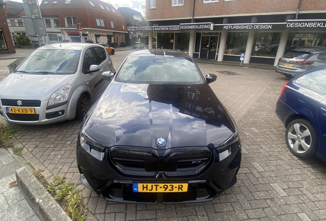 BMW M5 G90