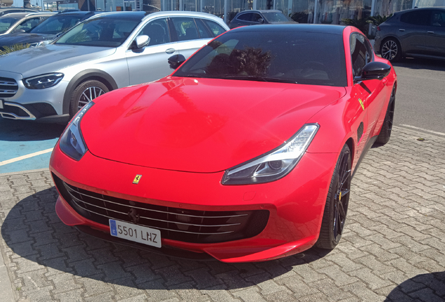 Ferrari GTC4Lusso T