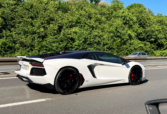 Lamborghini Aventador LP700-4 Pirelli Edition
