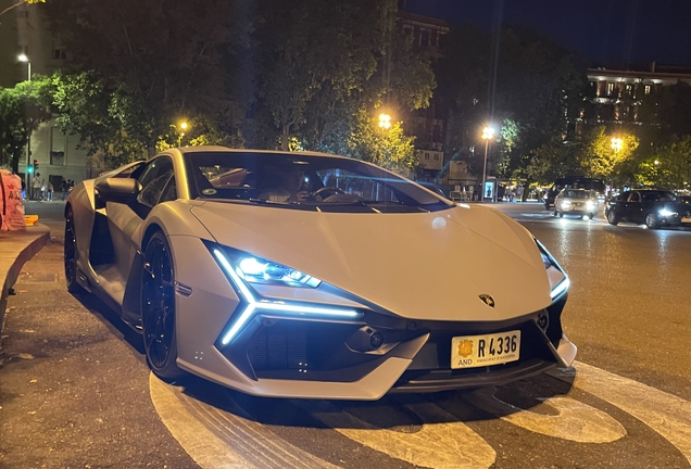 Lamborghini Revuelto