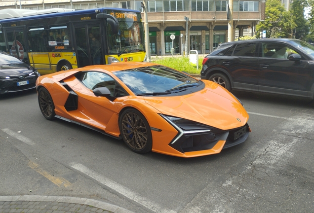 Lamborghini Revuelto