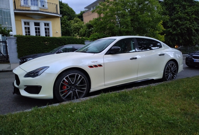 Maserati Quattroporte Trofeo