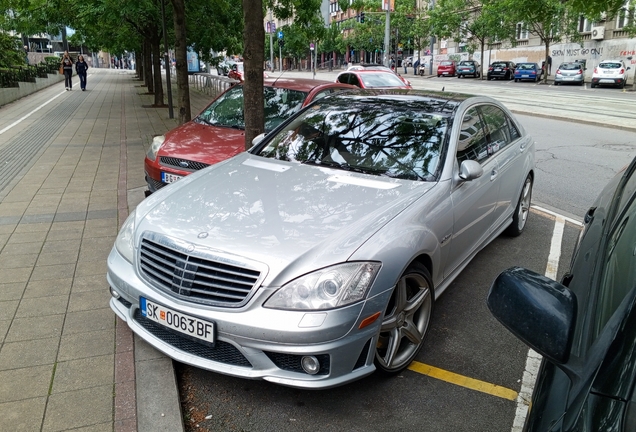 Mercedes-Benz S 63 AMG W221