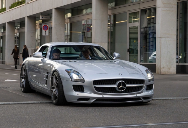 Mercedes-Benz SLS AMG