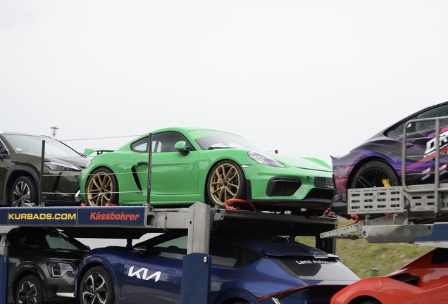 Porsche 718 Cayman GT4