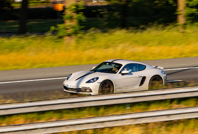 Porsche 718 Cayman GTS 4.0
