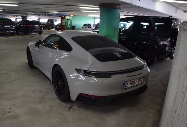 Porsche 992 Carrera 4 GTS