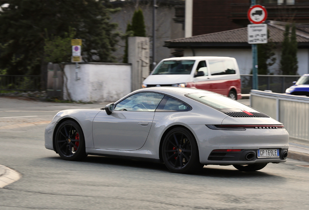 Porsche 992 Carrera 4S