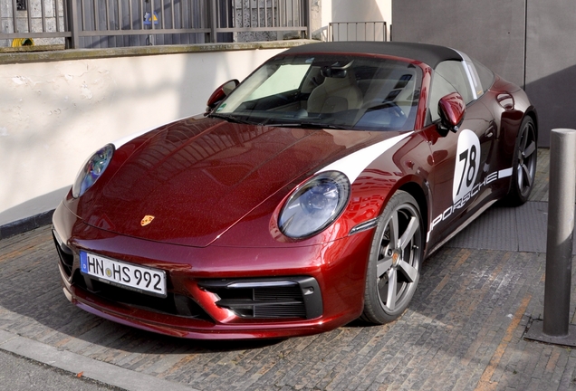 Porsche 992 Targa 4S Heritage Design Edition