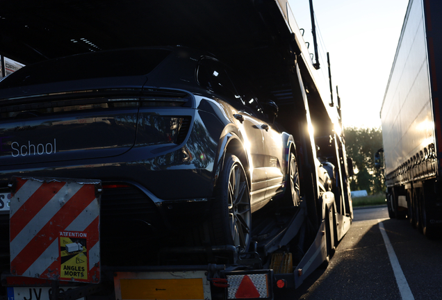 Porsche Macan EV Turbo