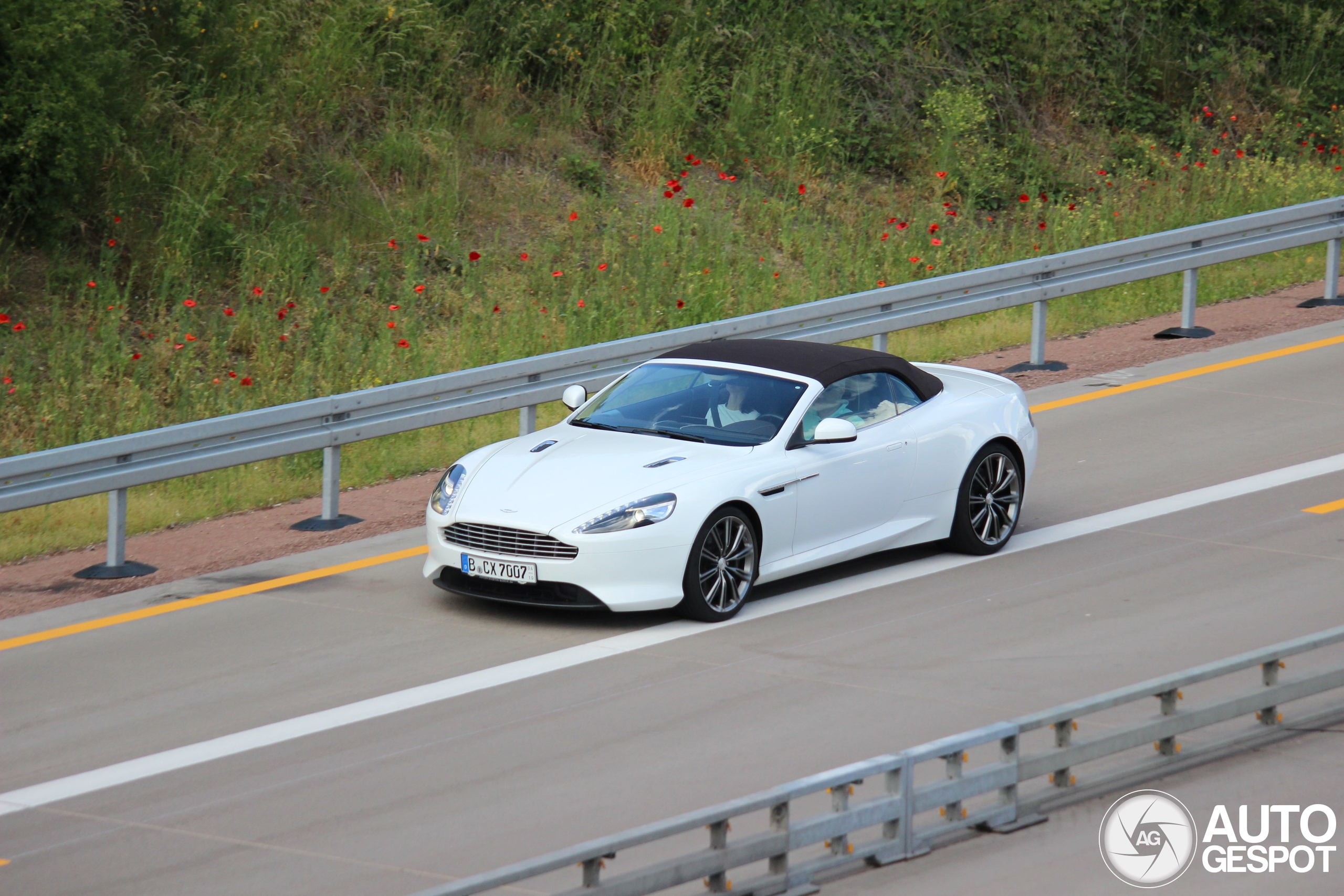 Aston Martin Virage Volante 2011
