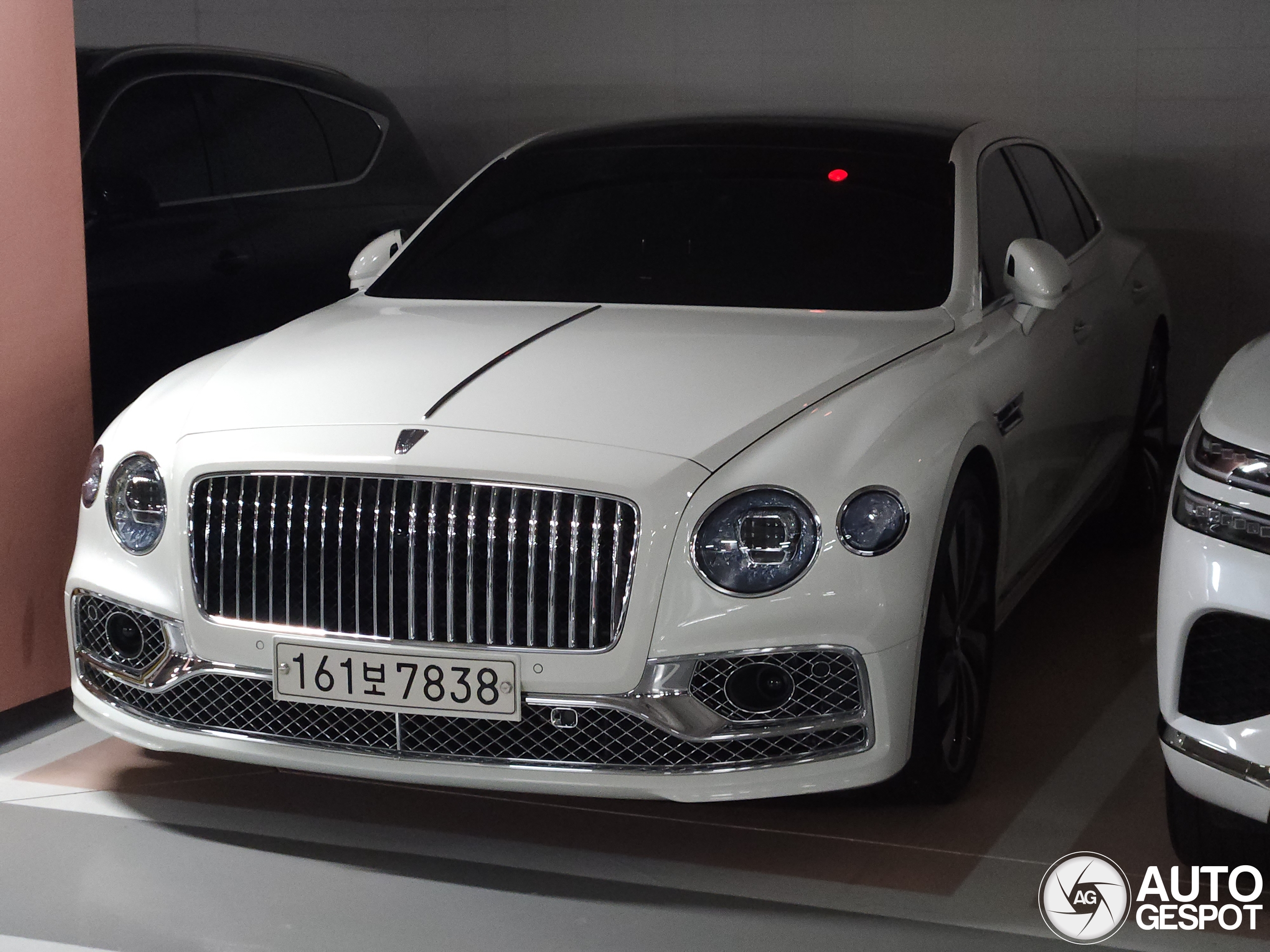 Bentley Flying Spur V8 Azure