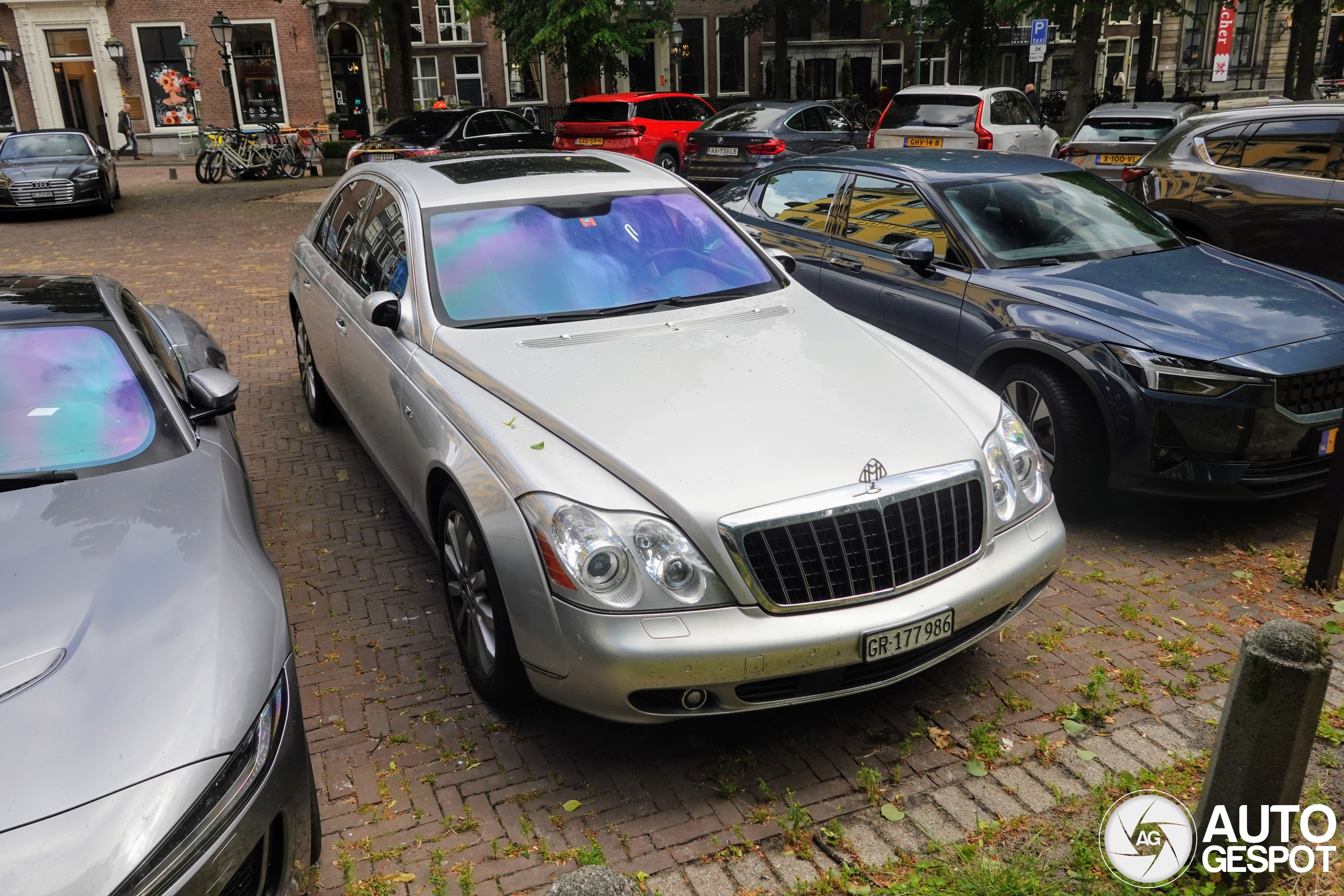 Zwitserse Maybach 57 S in Den Haag