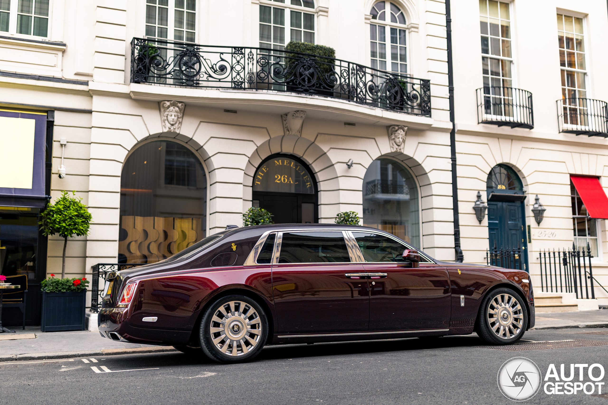 Rolls-Royce Phantom VIII EWB