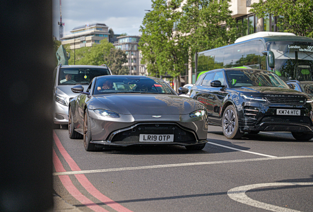 Aston Martin V8 Vantage 2018