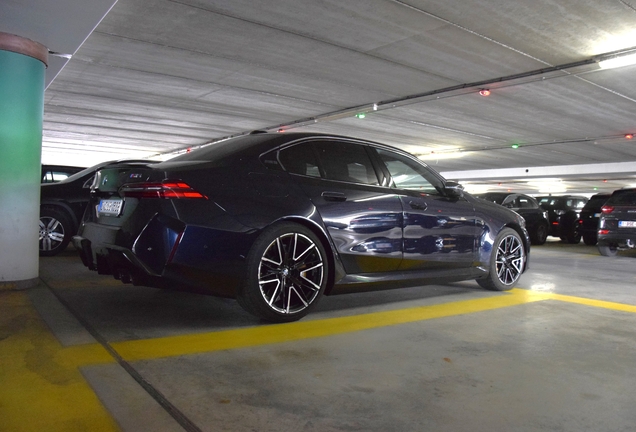 BMW M5 G90