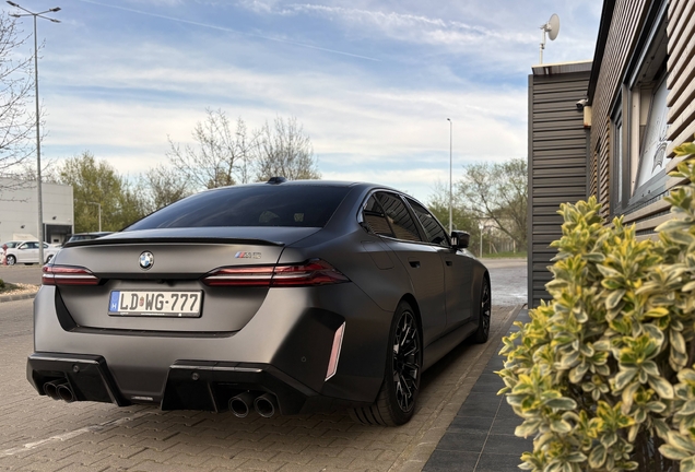 BMW M5 G90
