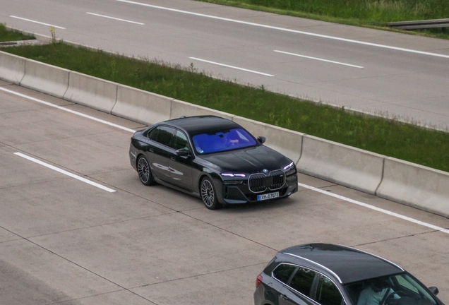 BMW M760e xDrive