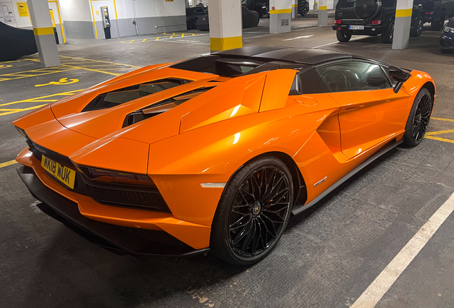 Lamborghini Aventador S LP740-4 Roadster