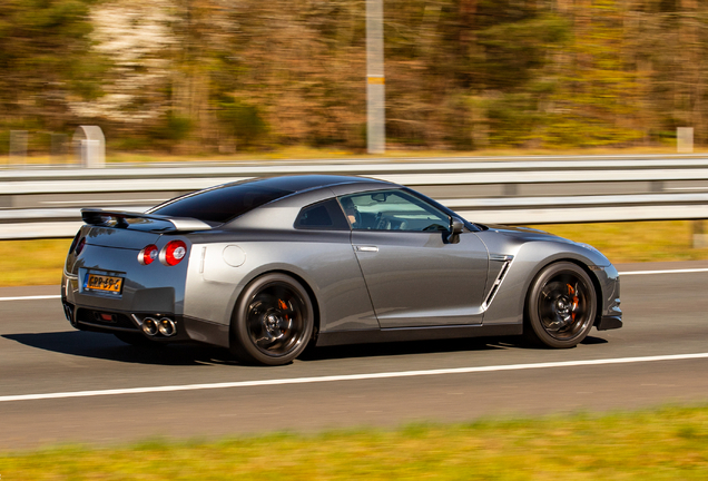 Nissan GT-R