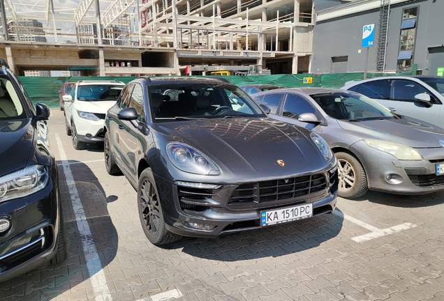 Porsche 95B Macan GTS