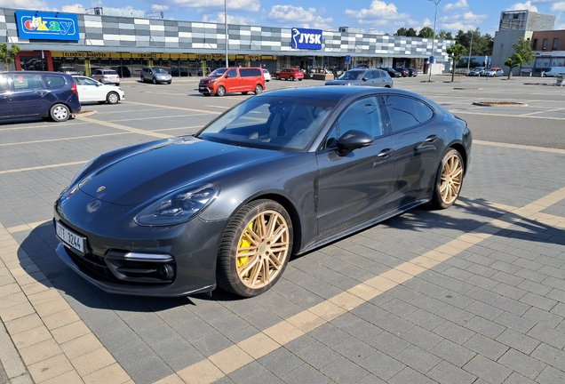 Porsche 971 Panamera Turbo