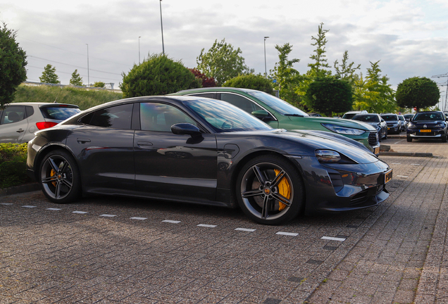 Porsche Taycan GTS