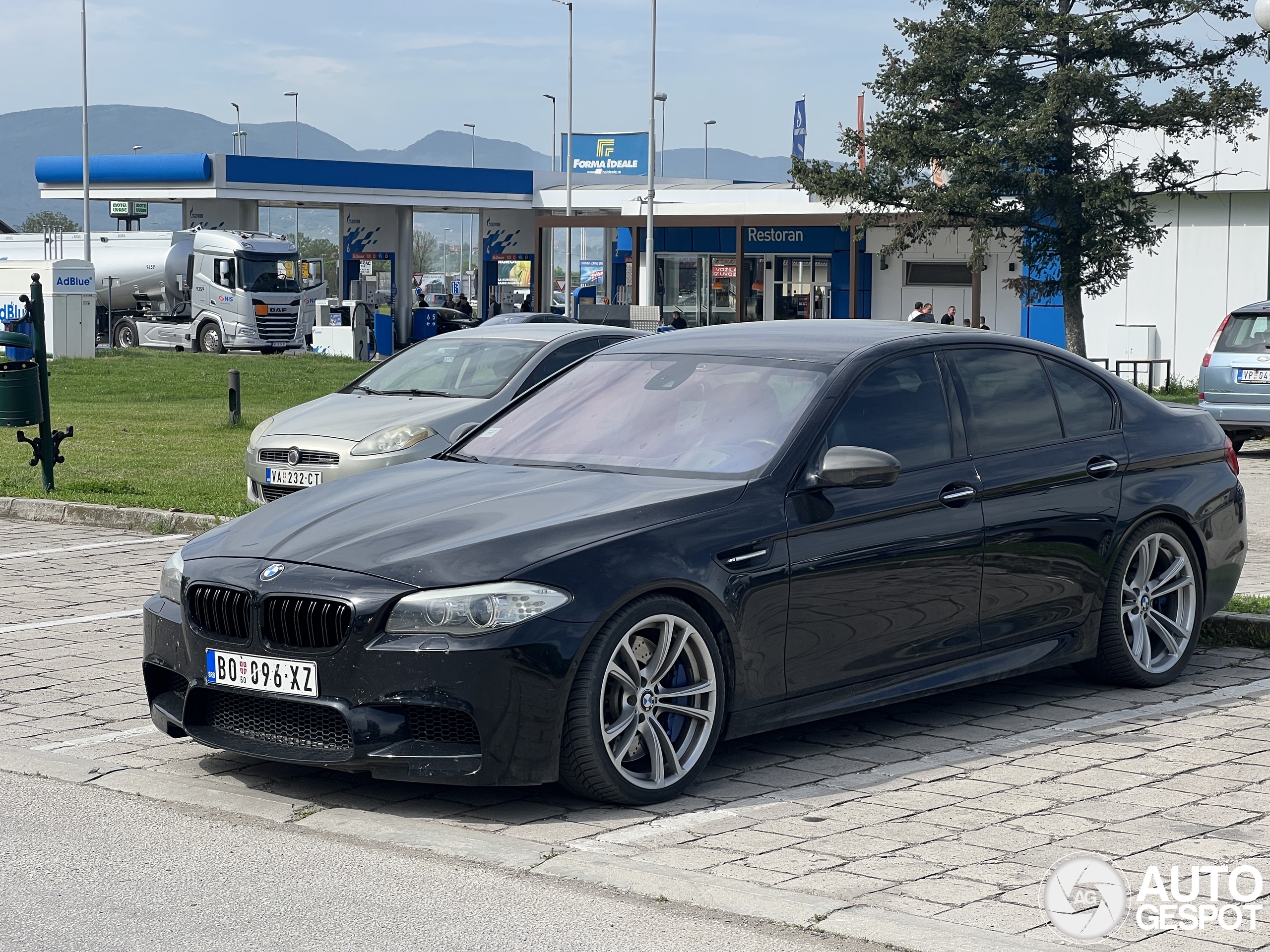 BMW M5 F10 2011