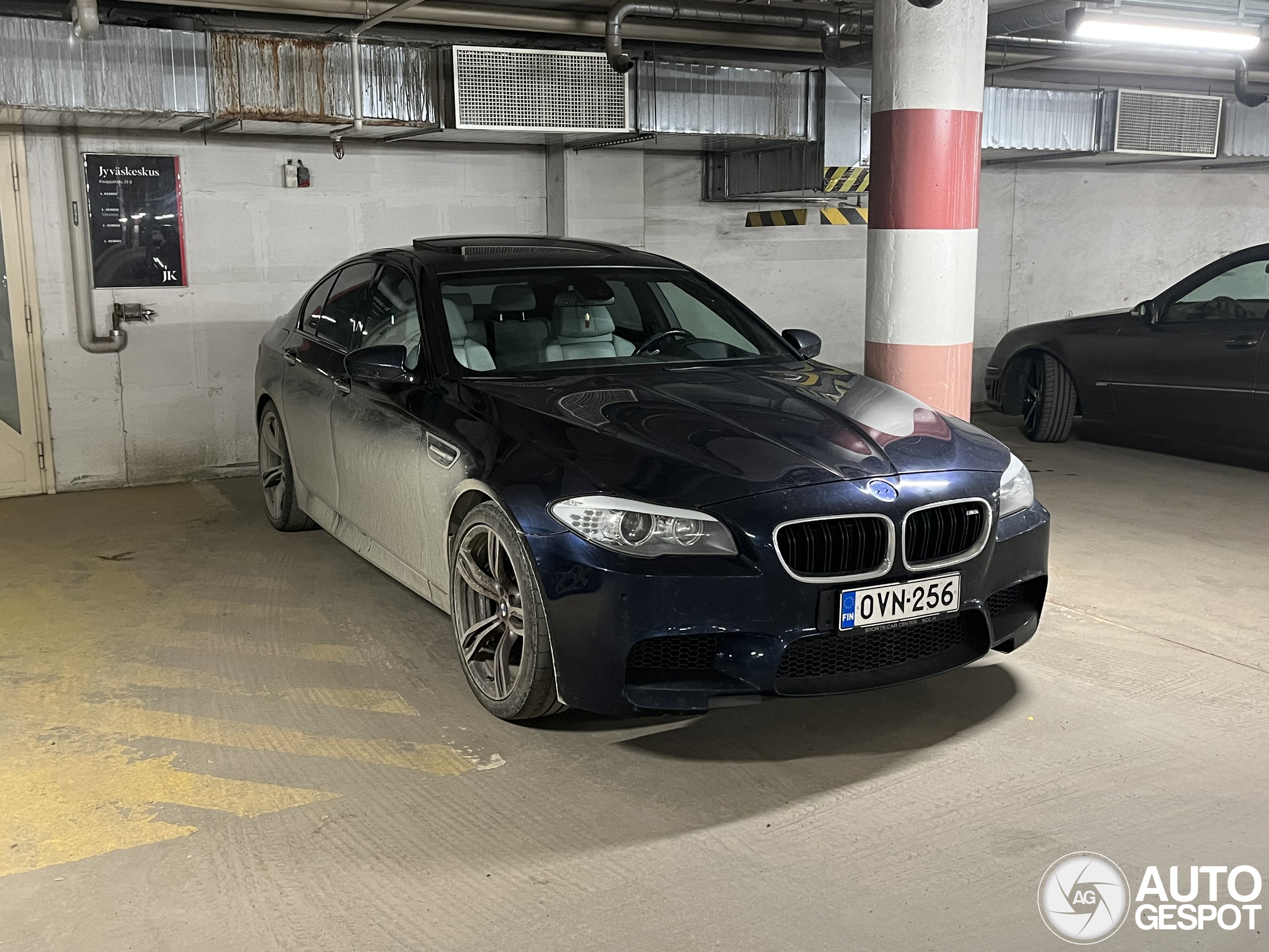 BMW M5 F10 2011
