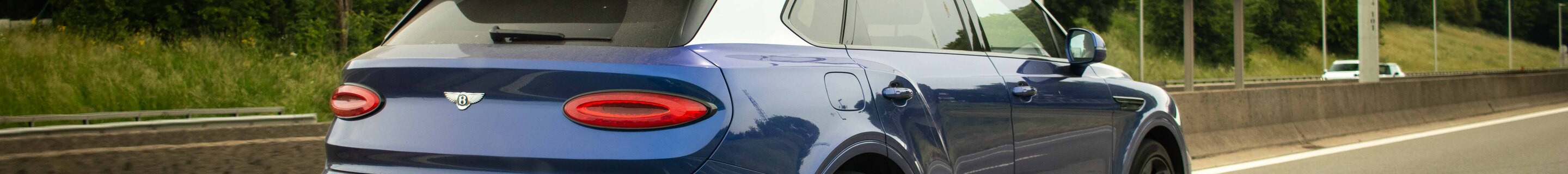 Bentley Bentayga Hybrid 2021