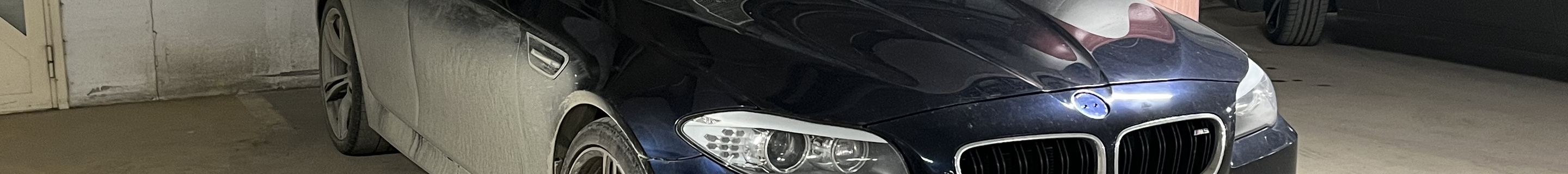 BMW M5 F10 2011