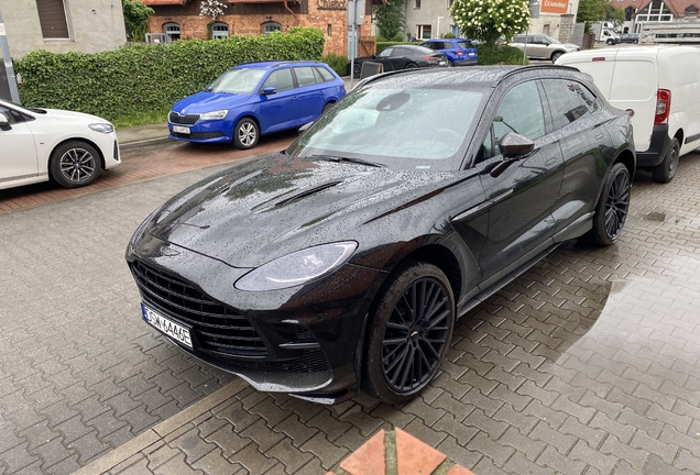 Aston Martin DBX707