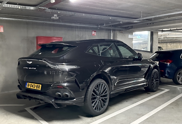 Aston Martin DBX707