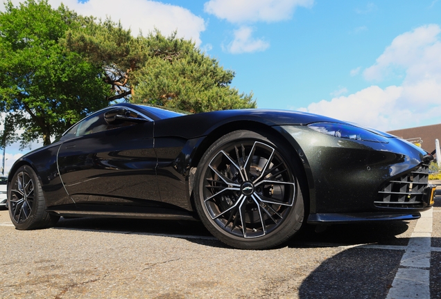 Aston Martin V8 Vantage 2018