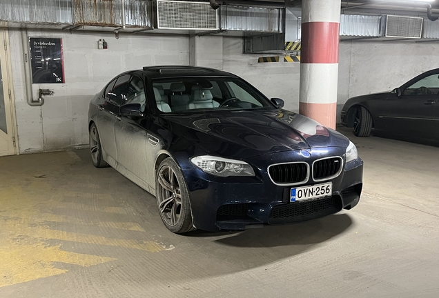 BMW M5 F10 2011