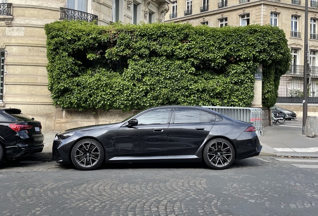 BMW M5 G90