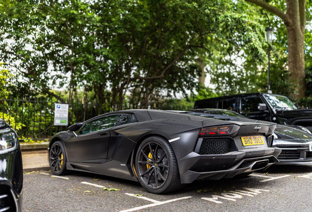 Lamborghini Aventador LP700-4