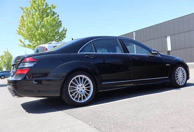 Mercedes-Benz S 63 AMG W221