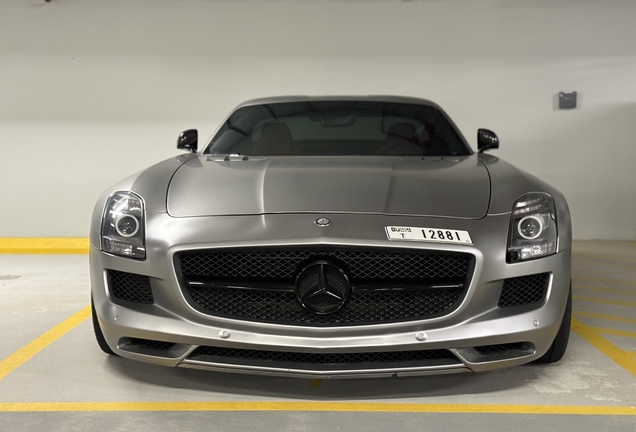 Mercedes-Benz SLS AMG